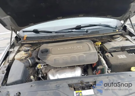 2015 Chrysler 200 Limited z USA, uszkodzony, nr VIN 1C3CCCAB5FN675395